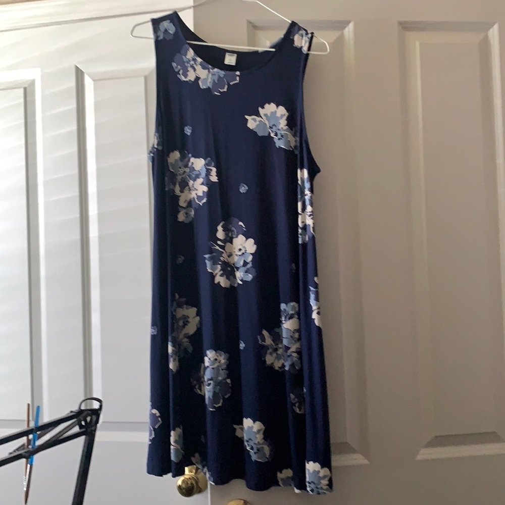 Old Navy navy swing dress with floral design